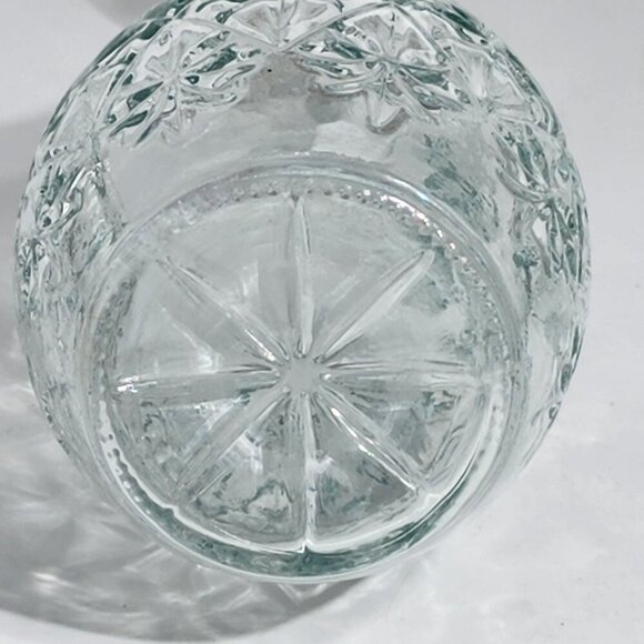 Starburst Daisy In Triangles Cut Glass Decanter With Stopper and Cork Vintage - Picture 8 of 11
